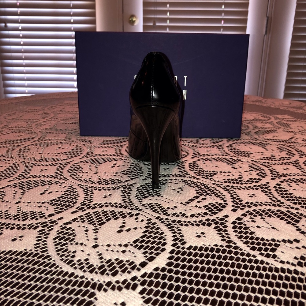 Stuart Weizmann Tipnaughty Jet Mirror Pumps - Sz 8 - image 4